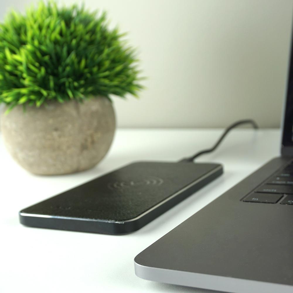 FUSECHICKEN Gravity Touch Leather Wireless Charging Station