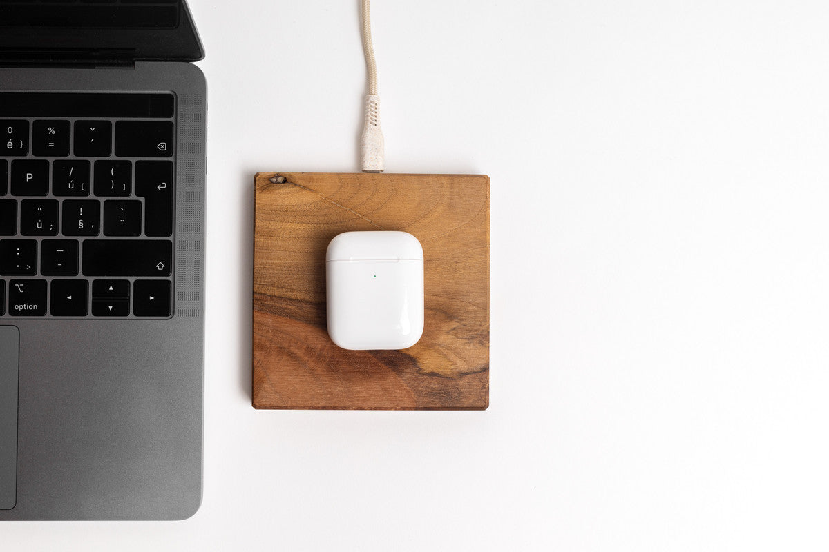 TREED Premium Wood Qi Charger MagSafe 15W Walnut