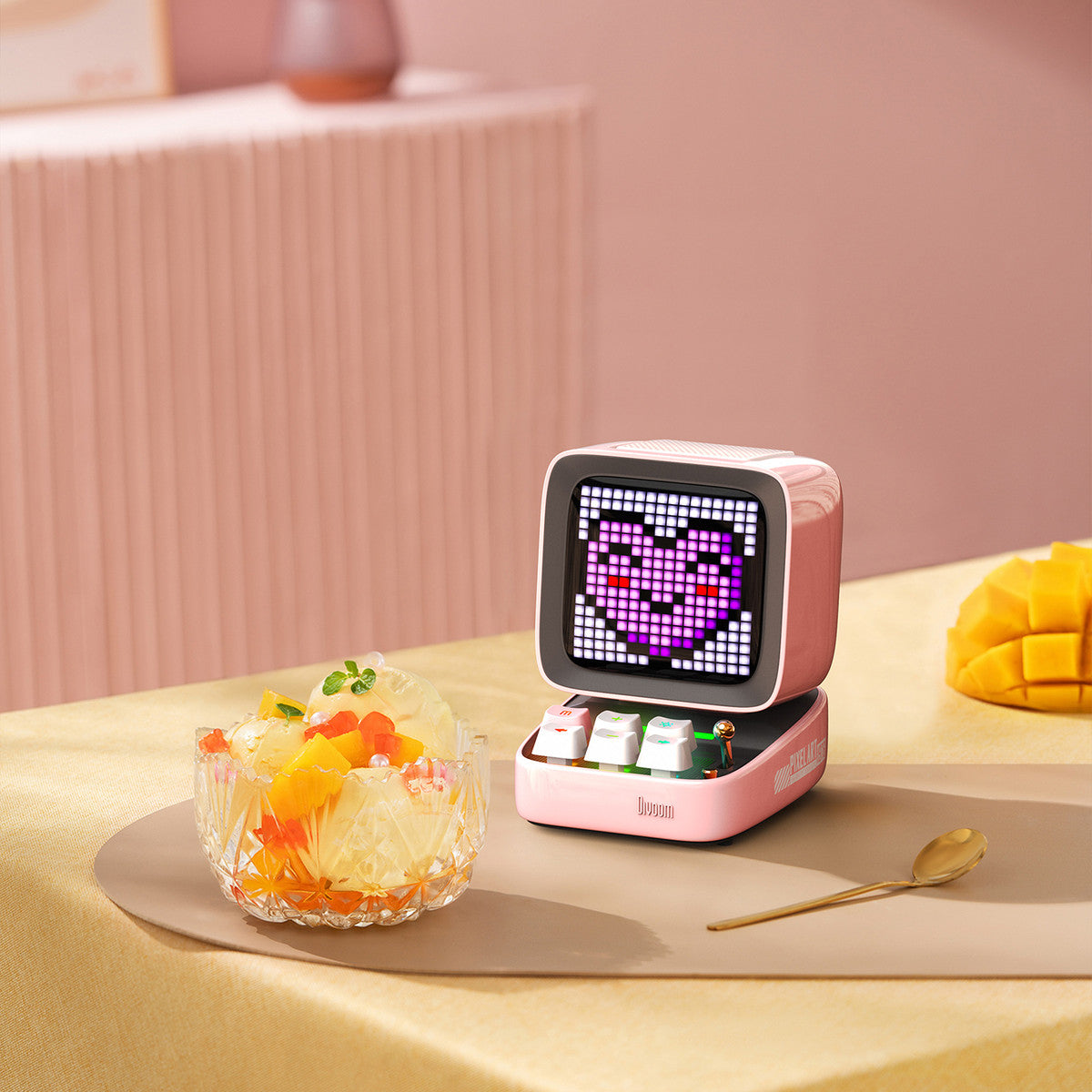 DIVOOM Ditoo Pro Bluetooth Lautsprecher pink