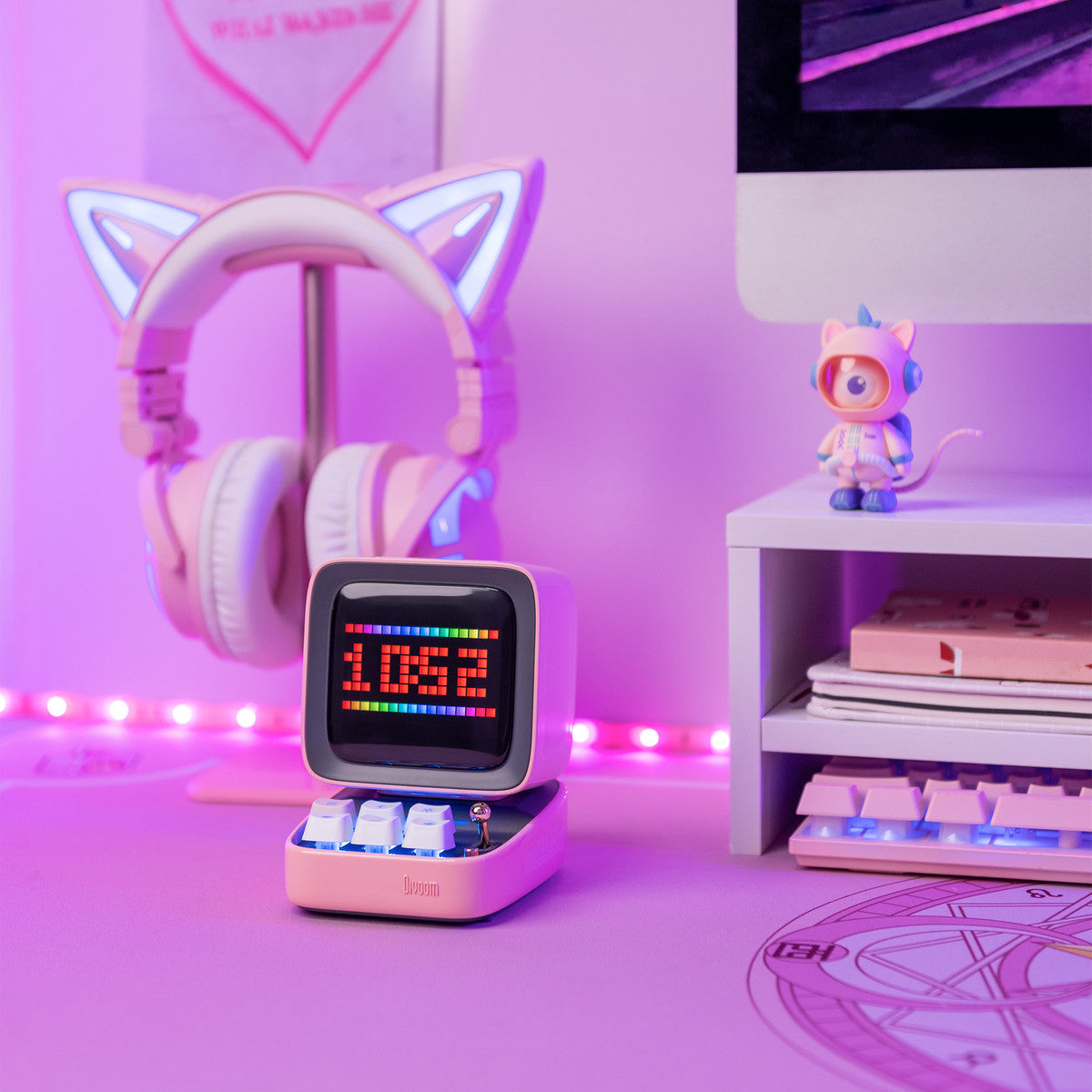 DIVOOM Ditoo Pro Bluetooth Lautsprecher pink