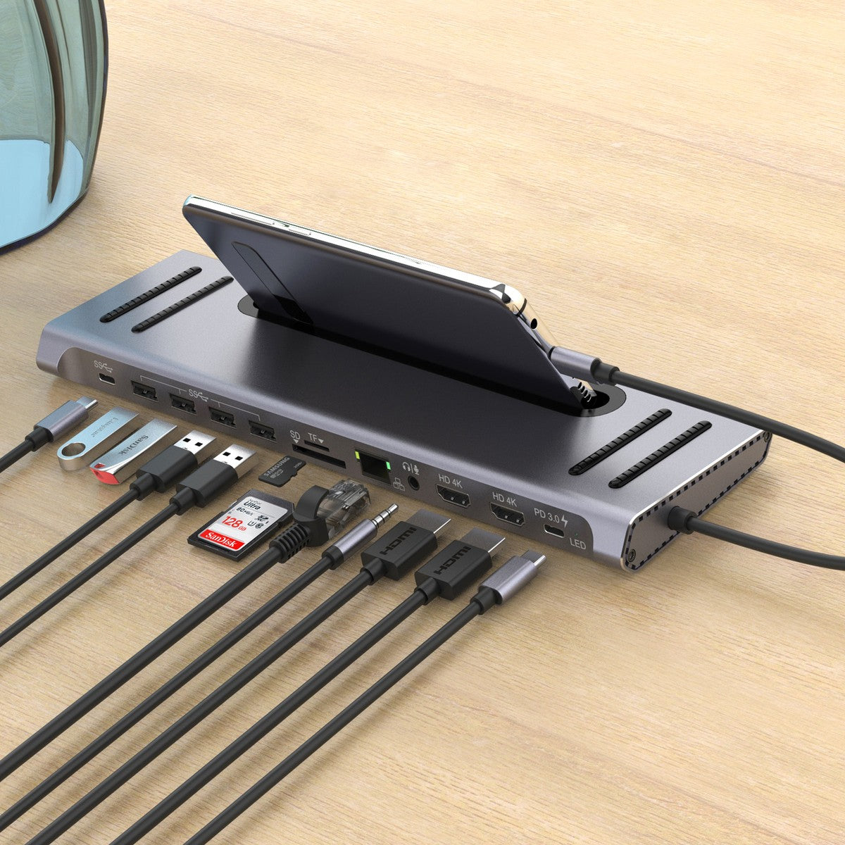 XTREMEMAC USB-C Dockingstation mit 12 Anschlüssen
